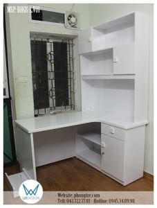 Bàn học góc liền tủ sách tay nắm hình vuông màu trắng
