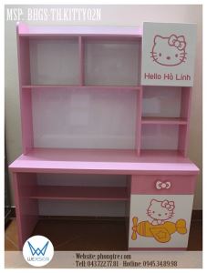 Bàn học tiểu học trang trí Kitty lái máy bay và tên bé
