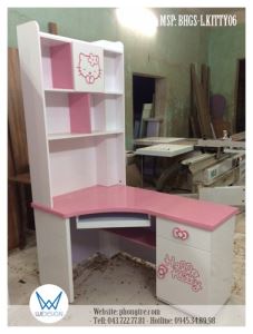 Bàn học Hello Kitty đặt góc tường 81x125cm có cột