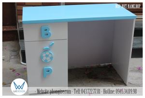 Bàn học trang trí tên bé Bốp 