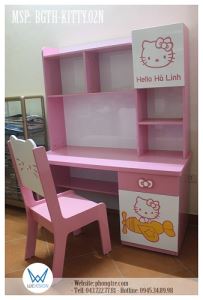 Bàn ghế tiểu học có giá sách trang trí Kitty và tên bé