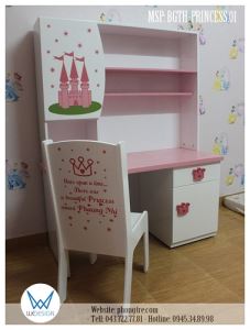 Bộ bàn ghế học sinh tiểu học chủ đề công chúa trái tim 