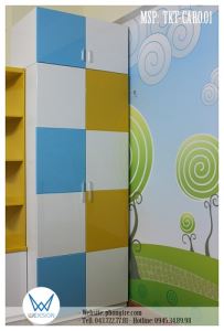 Tủ áo kịch trần trang trí cánh caro xanh - vàng - trắng