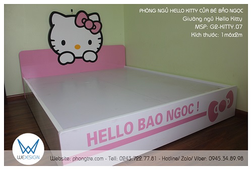 View giường ngủ Hello Kitty của bé Bảo Ngọc từ phía cửa sổ nhìn lại